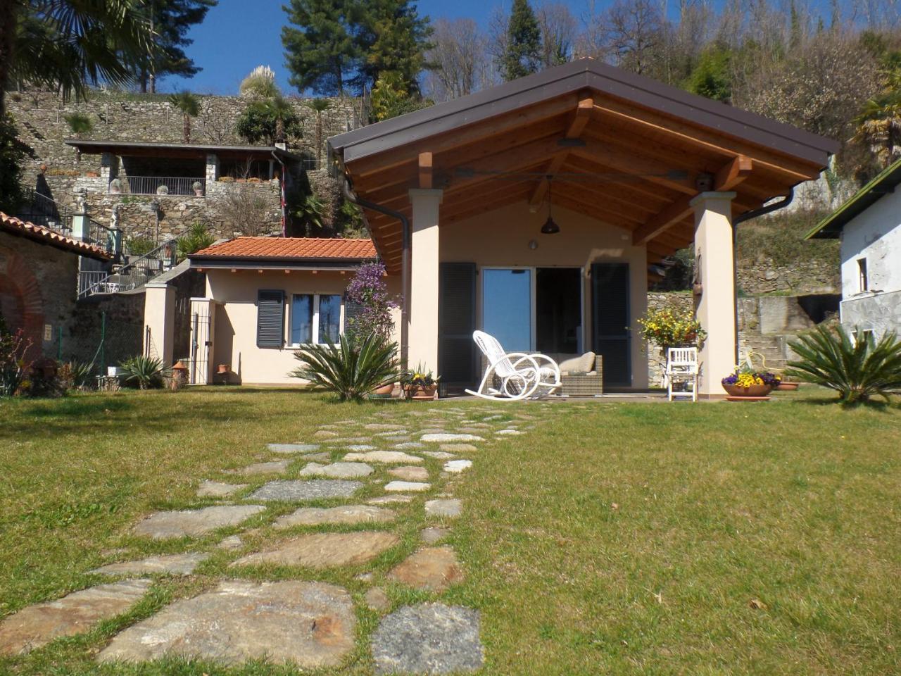 La Briciola Villa Lesa Exteriör bild