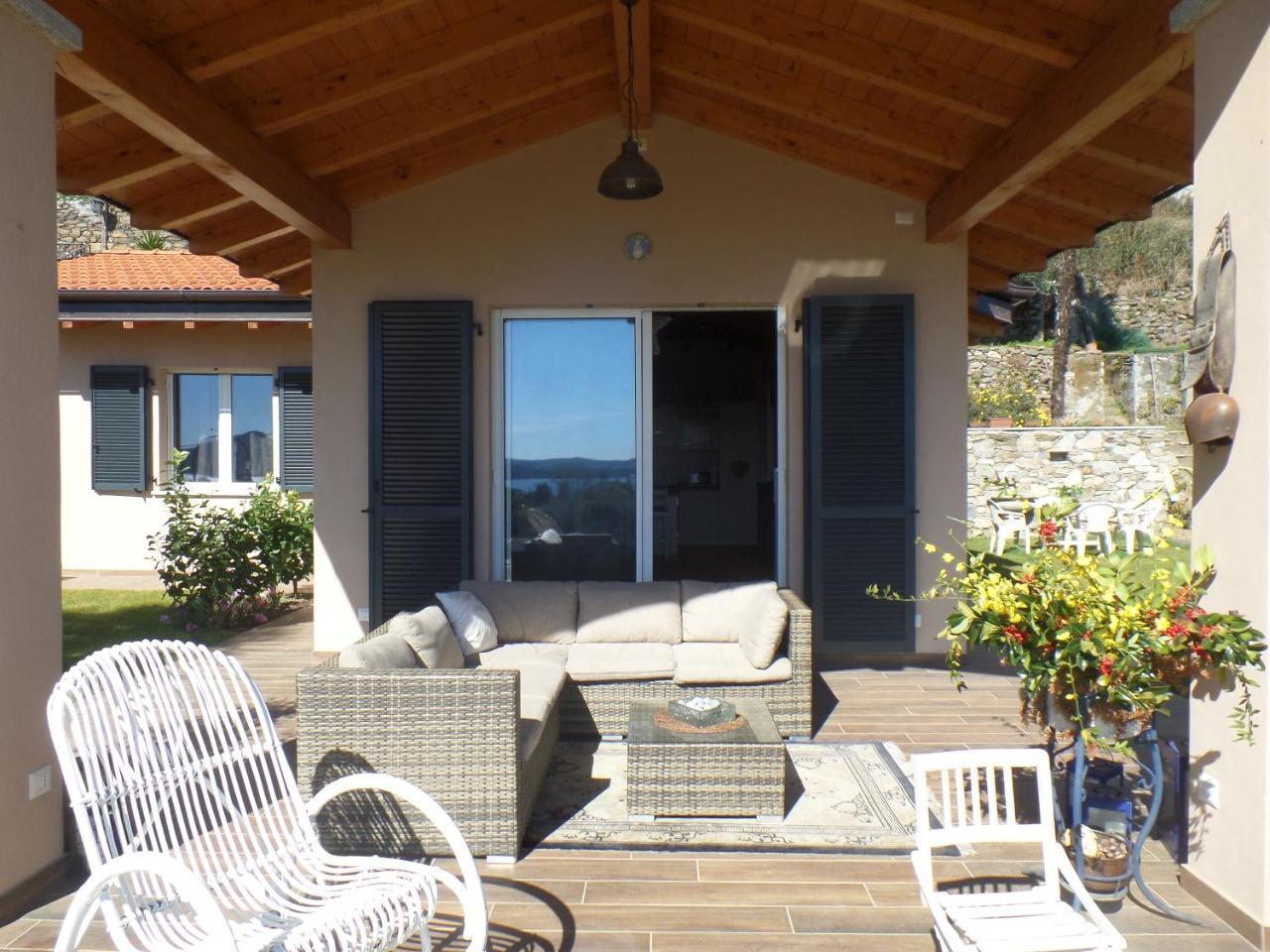 La Briciola Villa Lesa Exteriör bild
