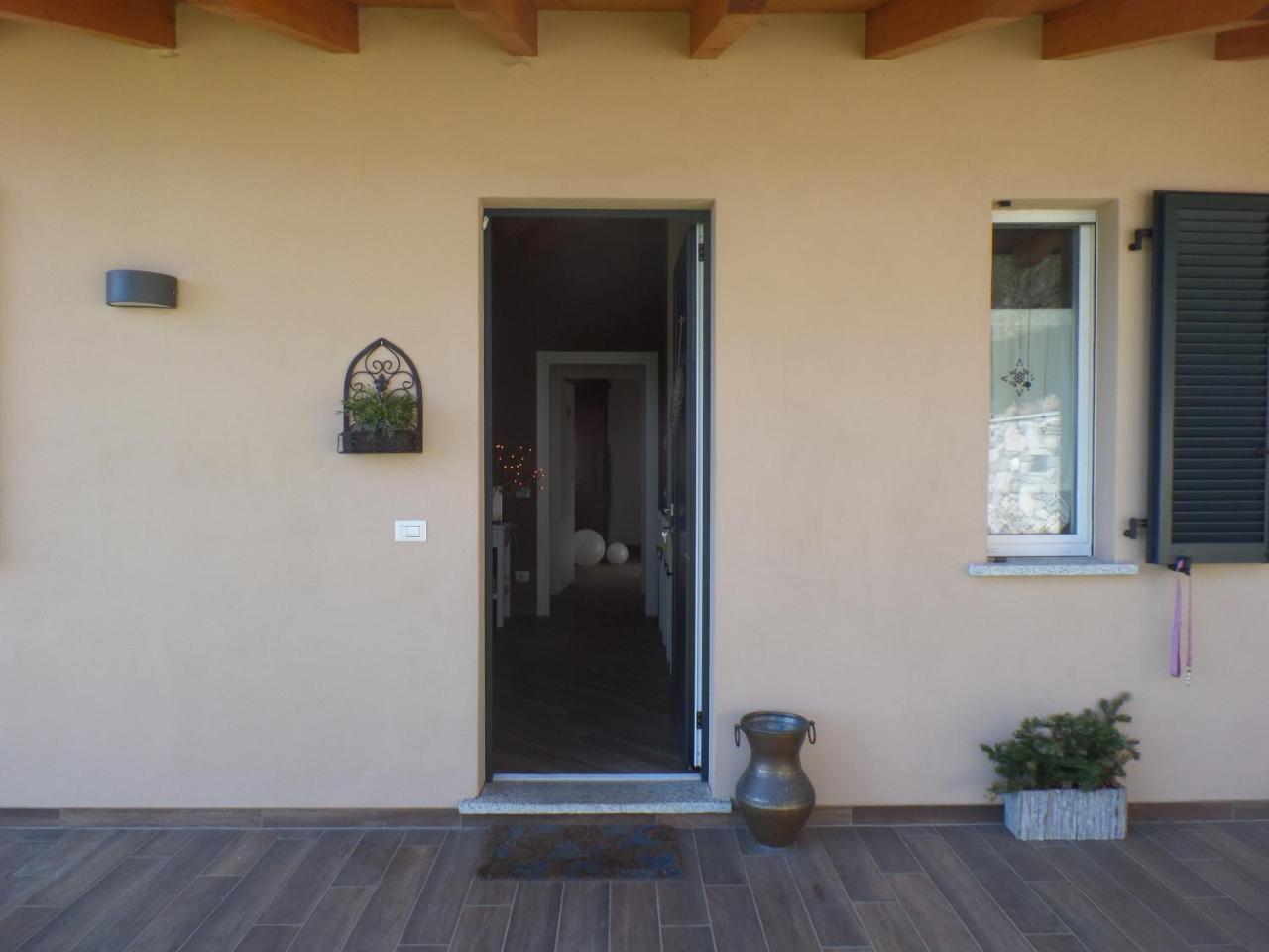 La Briciola Villa Lesa Exteriör bild