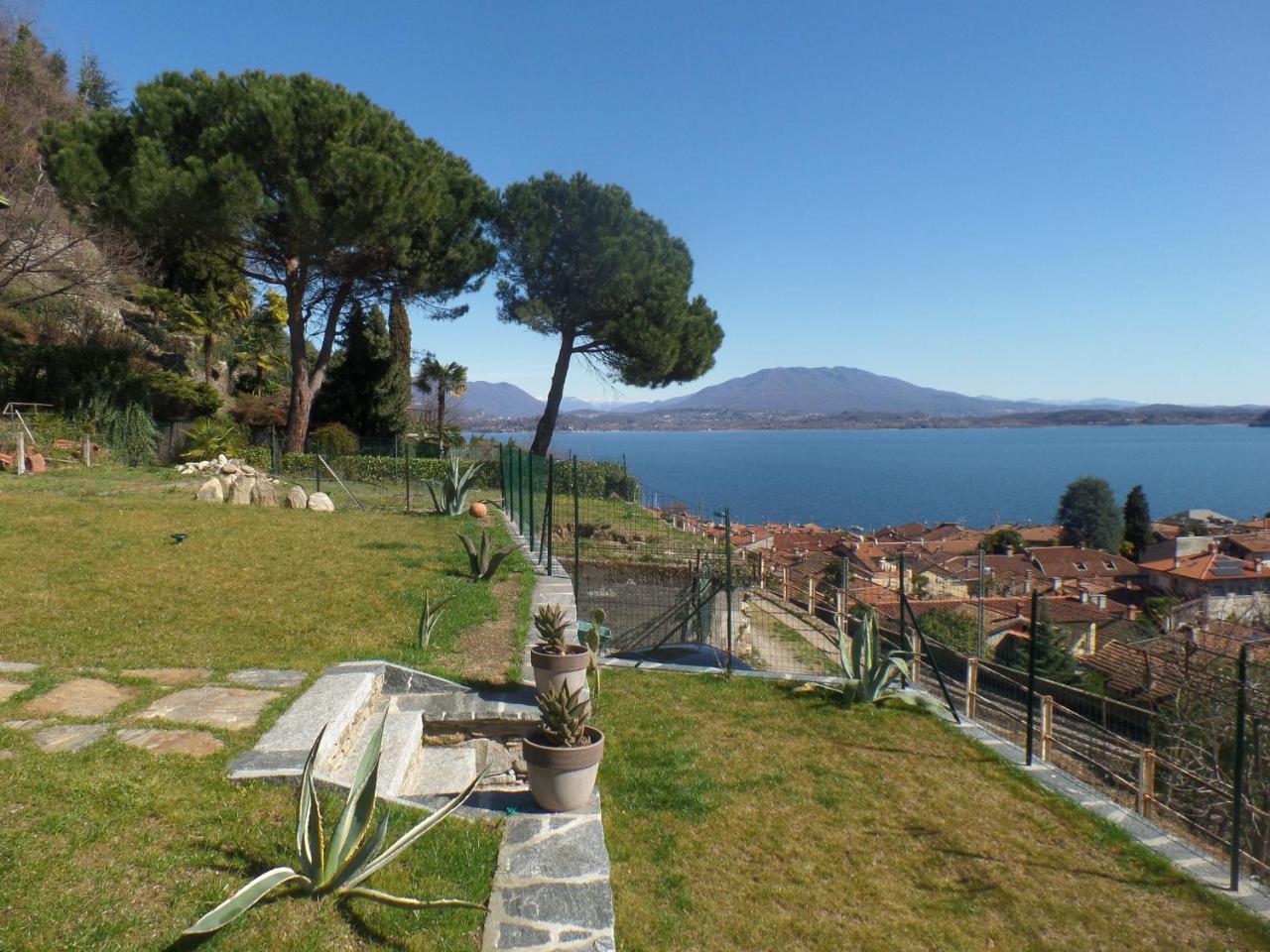 La Briciola Villa Lesa Exteriör bild